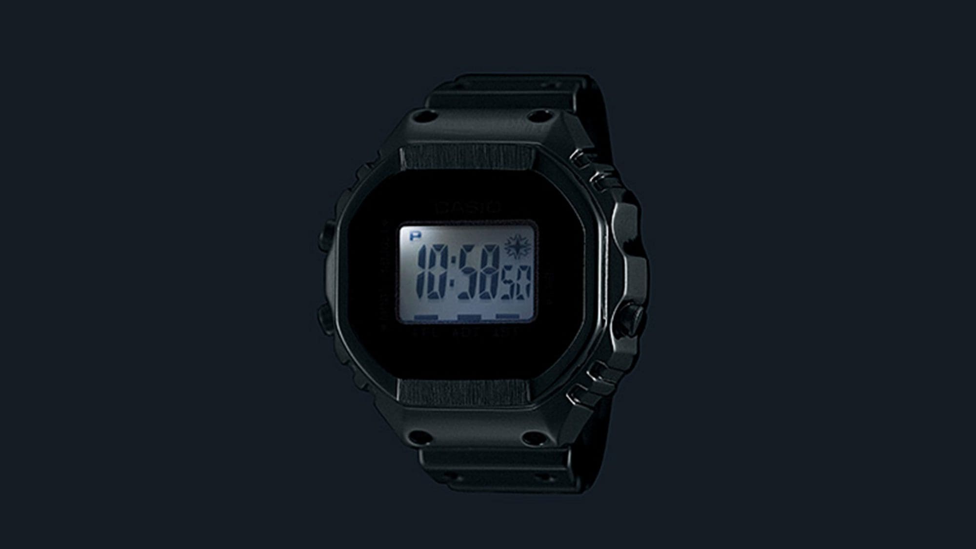 Grande plano do ecrã digital iluminado do CASIO Ringwatch CRW-001