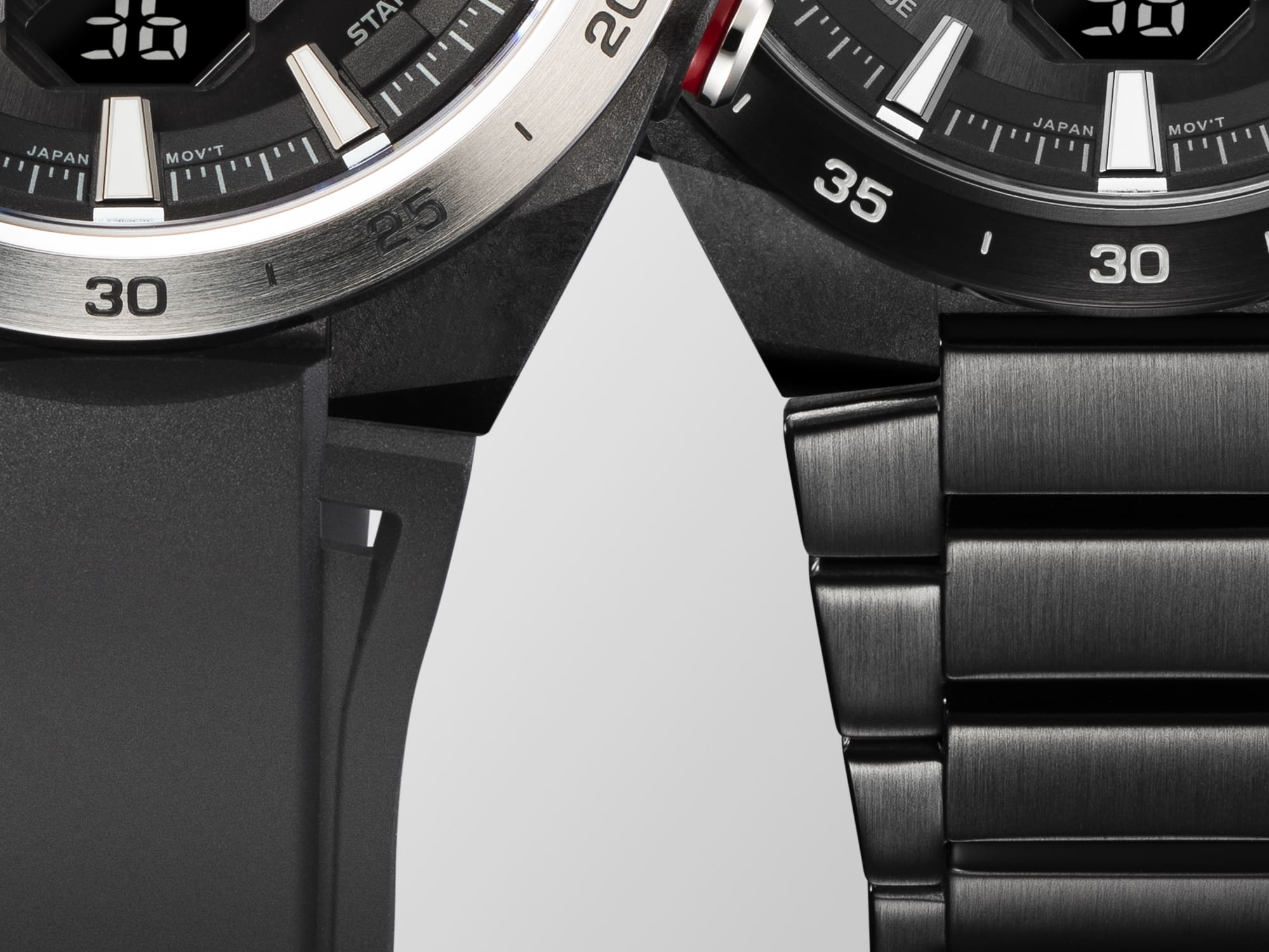 À esquerda: Grande plano da bracelete em uretano do ECB-2200P, à direita: Grande plano da bracelete em metal com tratamento IP dos modelos ECB-2200DD e ECB-2200DC