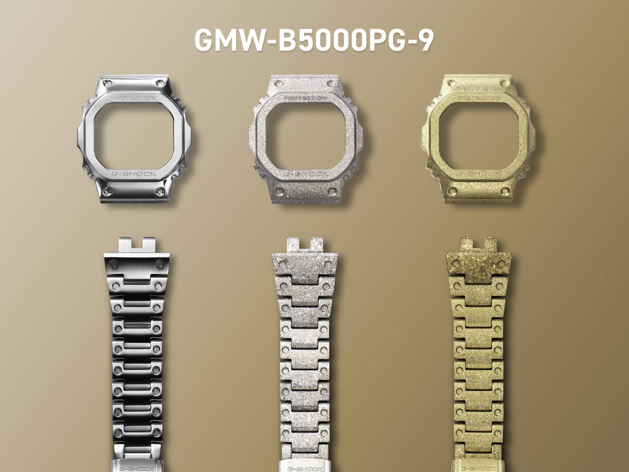 A luneta e a bracelete em aço inoxidável do relógio digital GMW-B5000PG-9 em três fases de produção: desde a forma inicial lisa e prateada, passando pela fase intermédia prateada brilhante e recristalizada, até à versão acabada com banho de iões de ouro 