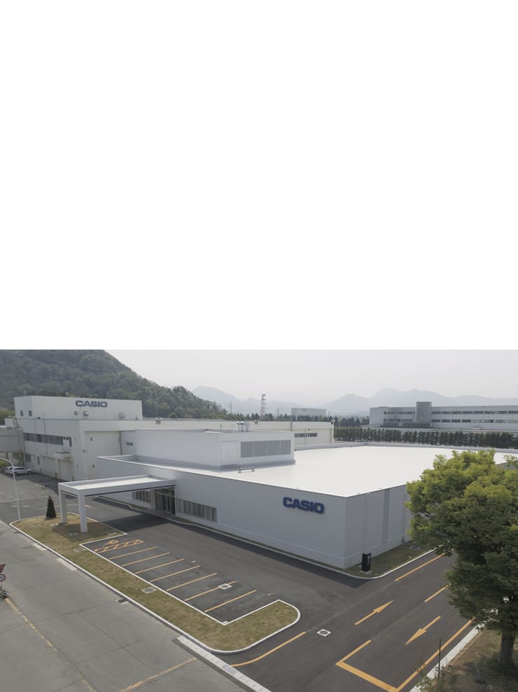 Vista do armazém branco e da fábrica em Yamagata, Japão