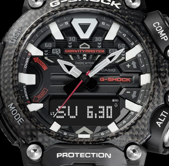 Grande plano do ecrã do relógio híbrido