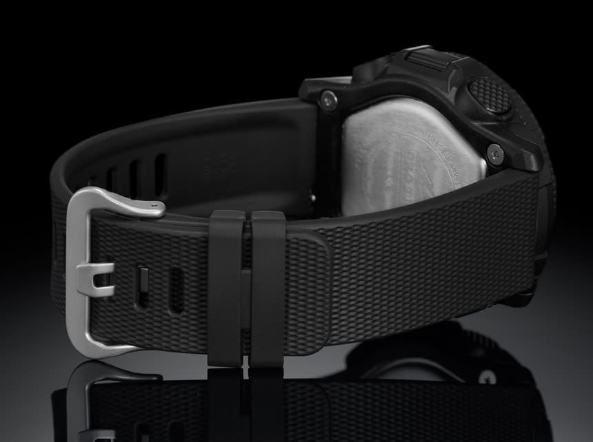 Um relógio de pulso da série PRT-B50 visto de trás, com a bracelete preta fechada e a parte traseira da caixa prateada