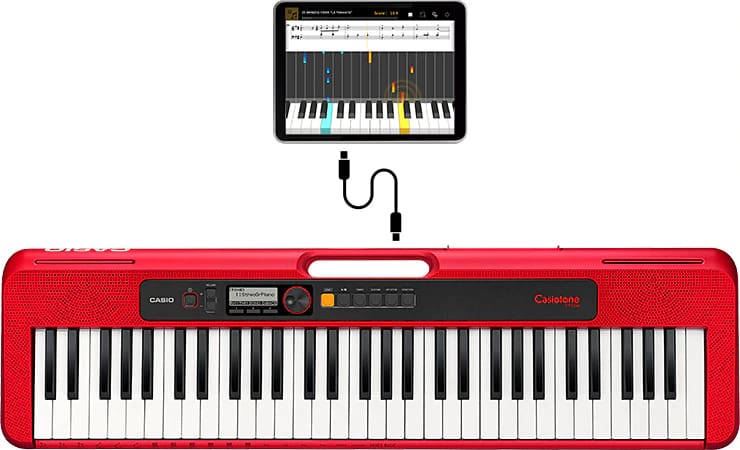 Conectando o teclado CT-S200 a um tablet com o aplicativo CASIO Music Space aberto.