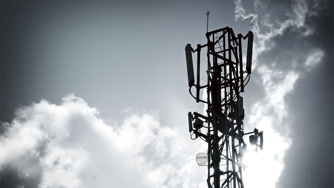 Multiband 6 無線電控和太陽能,計時精準