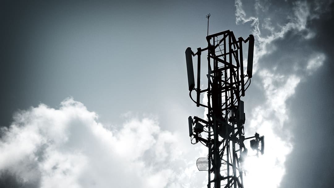Multiband 6 無線電控和太陽能,計時精準